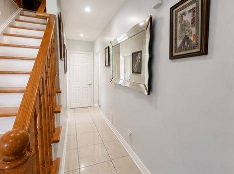5 Collingsbrook BLVD, Toronto E05, ON M1W 1L5