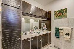 137 Arnold AVE, Vaughan, ON L4J 1B8