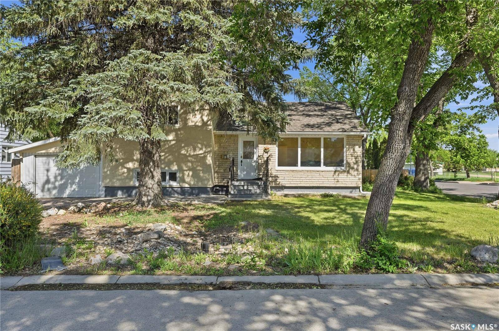 49 SCOTT STREET, Regina, SK S4S 4A1