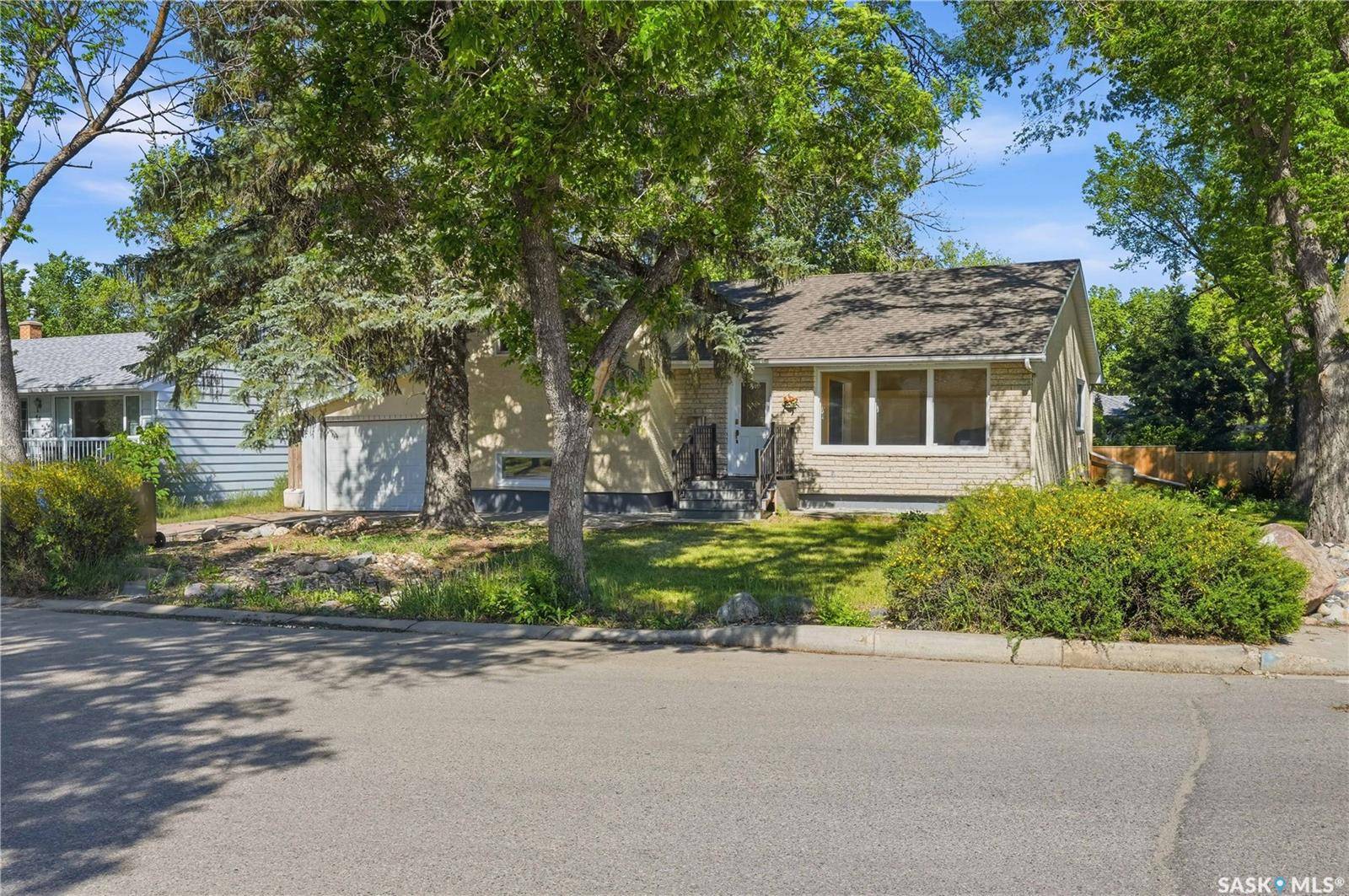 49 SCOTT STREET, Regina, SK S4S 4A1