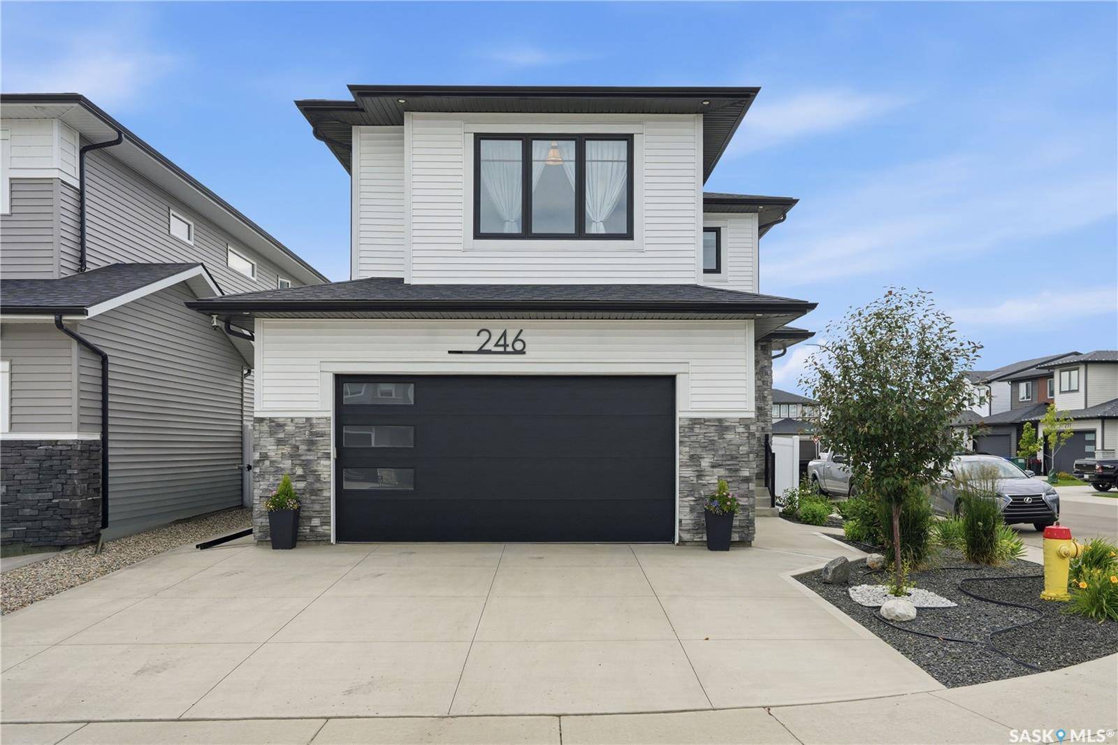 246 Prasad MANOR, Saskatoon, SK S7V 1L4