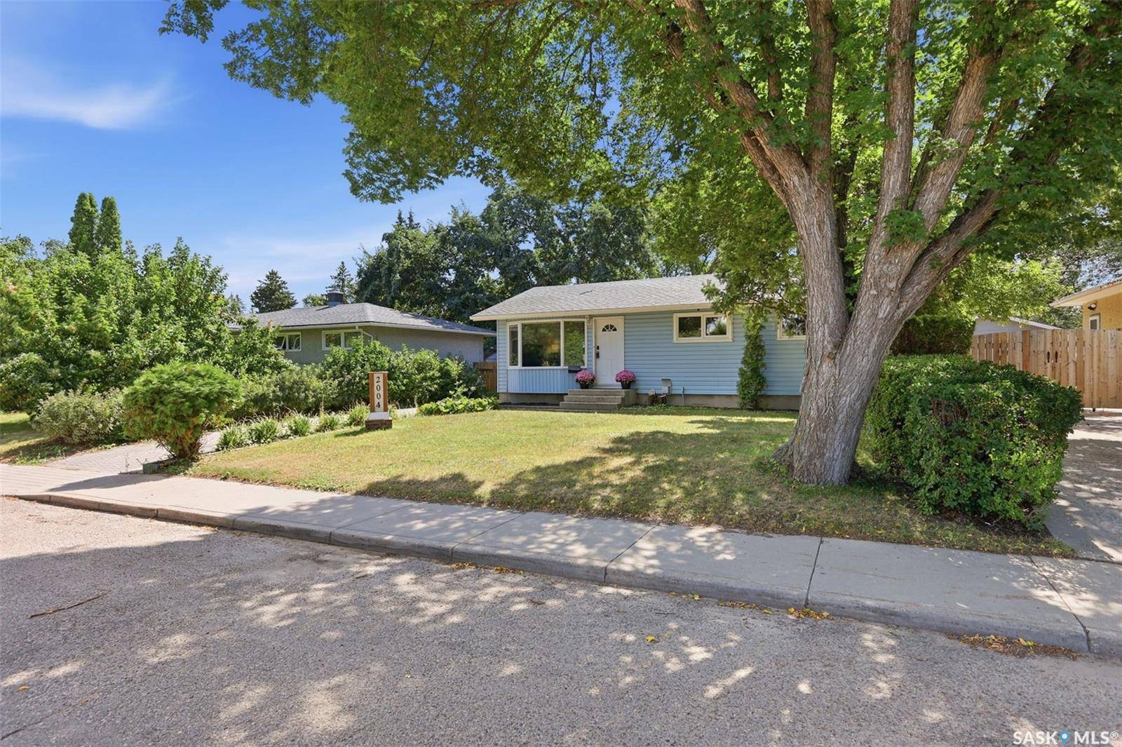2004 Adelaide STREET E, Saskatoon, SK S7J 3K3