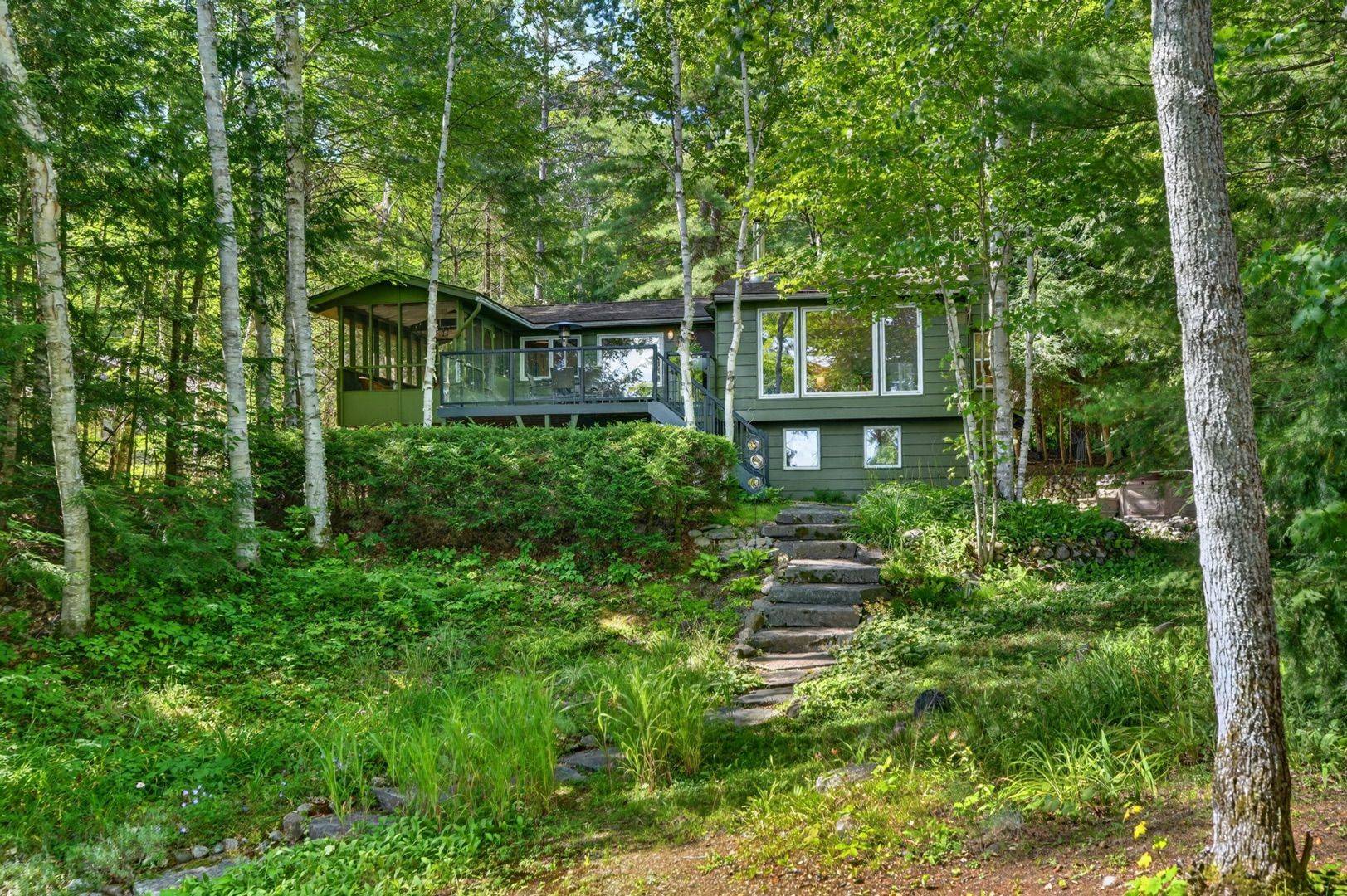 1208 McComb Point DR, Algonquin Highlands, ON P0A 1E0