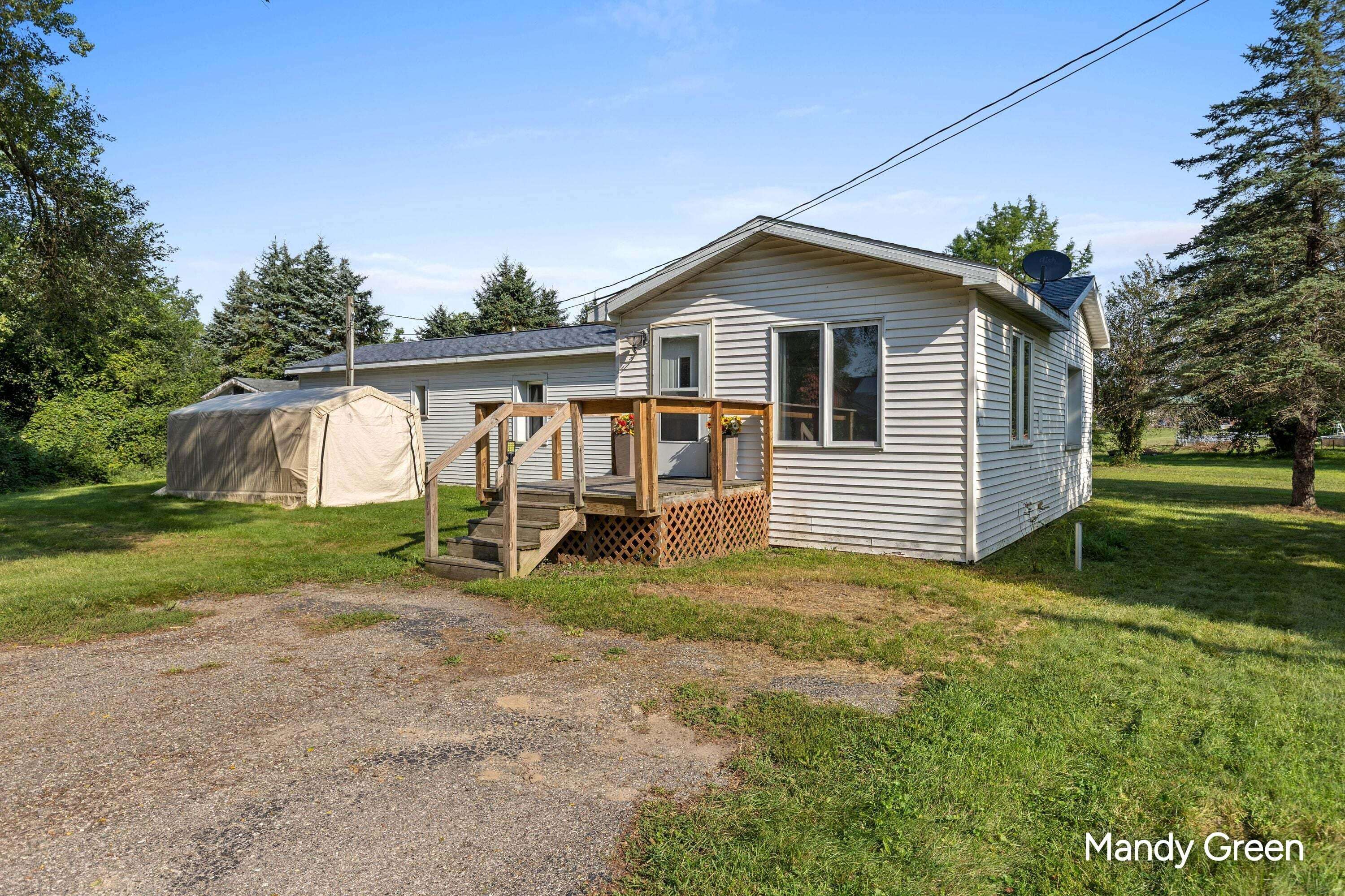 4764 S Greenville RD, Montcalm Twp, MI 48838