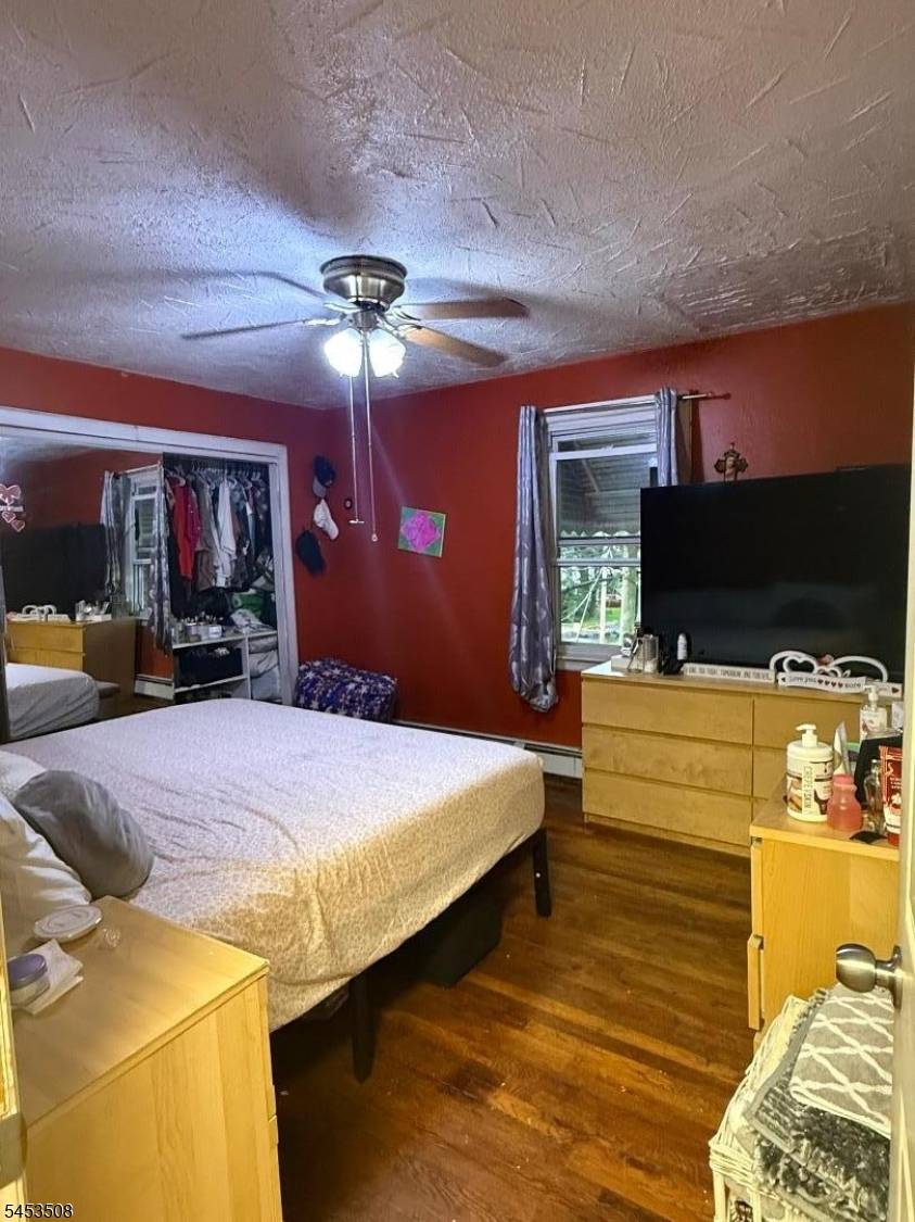 330 E Lake Ave, Rahway City, NJ 07065