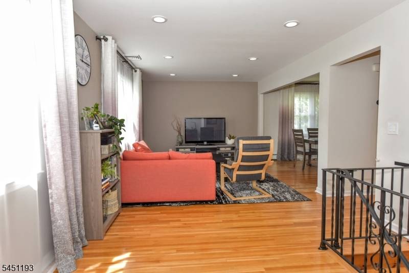 6 Kime Ave, Wayne Twp., NJ 07470