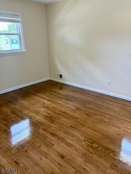 6 Dwight Ter, Clifton City, NJ 07013