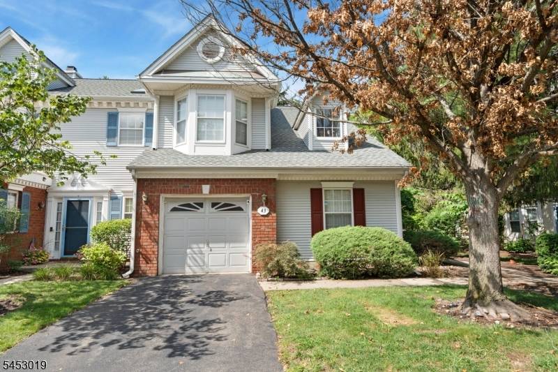 43 Sapphire Ln, Franklin Twp., NJ 08823