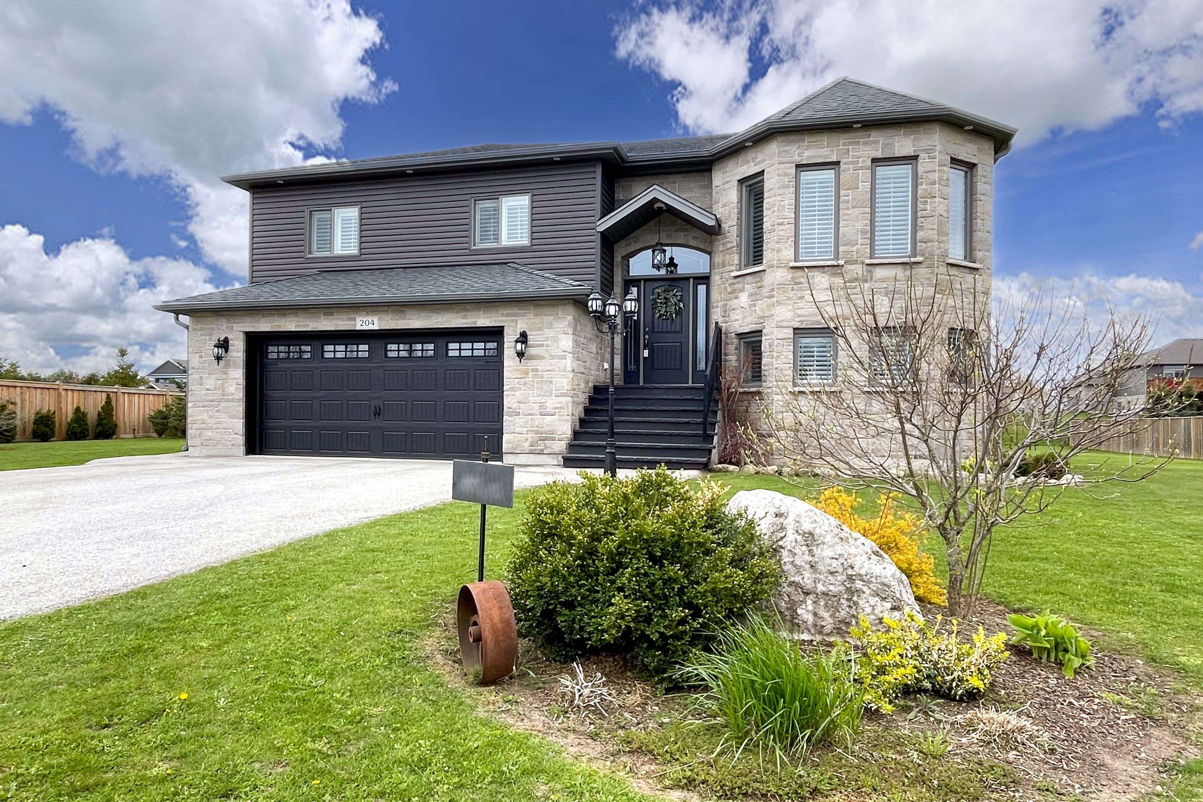 204 Mactay DR, Chatsworth, ON N0G 1H0
