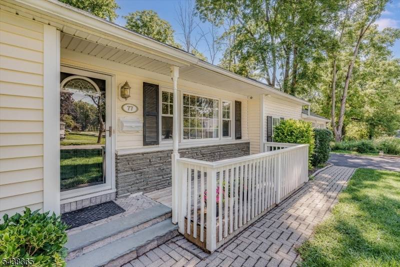 77 Pine St, Newton Town, NJ 07860