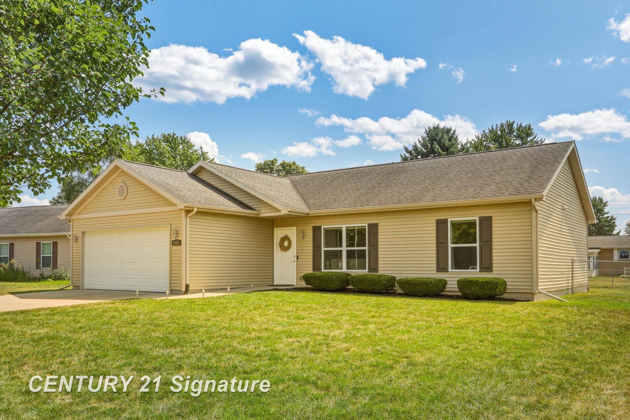 2187 Moonglow CT, Saginaw Twp, MI 48603