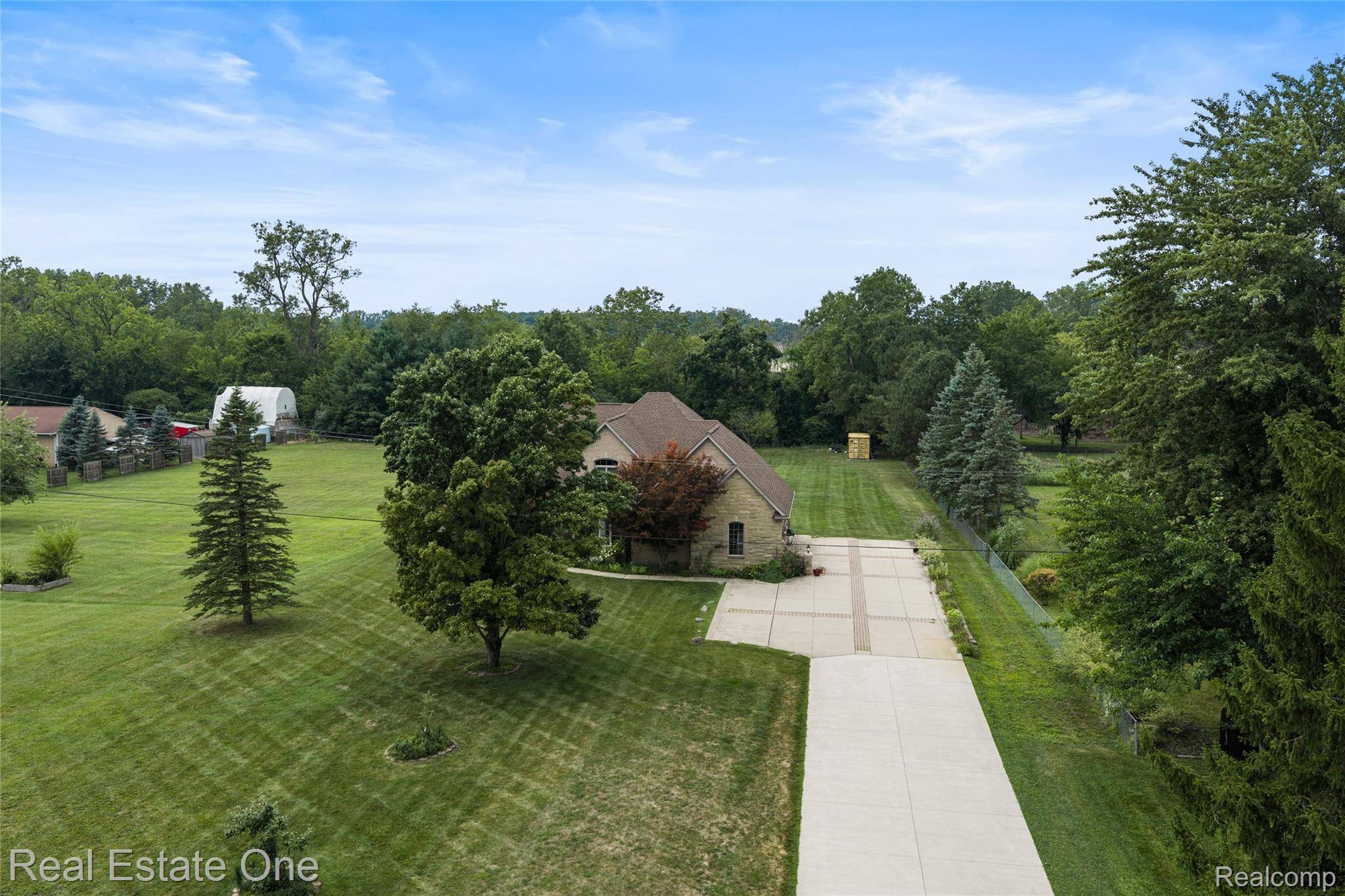 17268 Beech Daly RD, Brownstown Charter Township, MI 48174