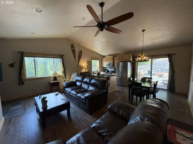 141239 RED CONE DR, Crescent Lake, OR 97733