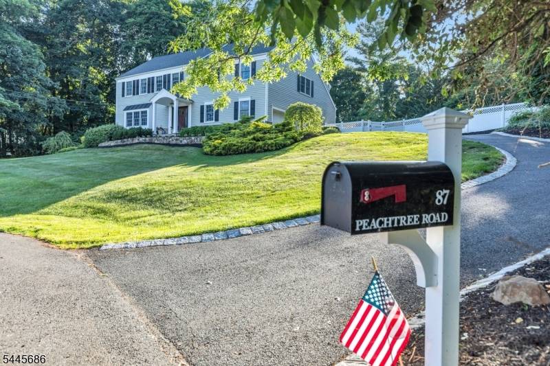 87 Peachtree Rd, Bernards Twp., NJ 07920