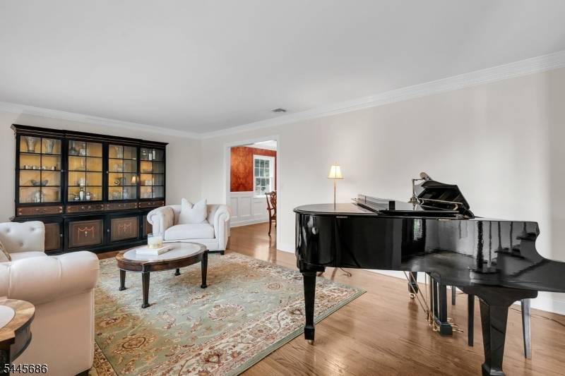 87 Peachtree Rd, Bernards Twp., NJ 07920