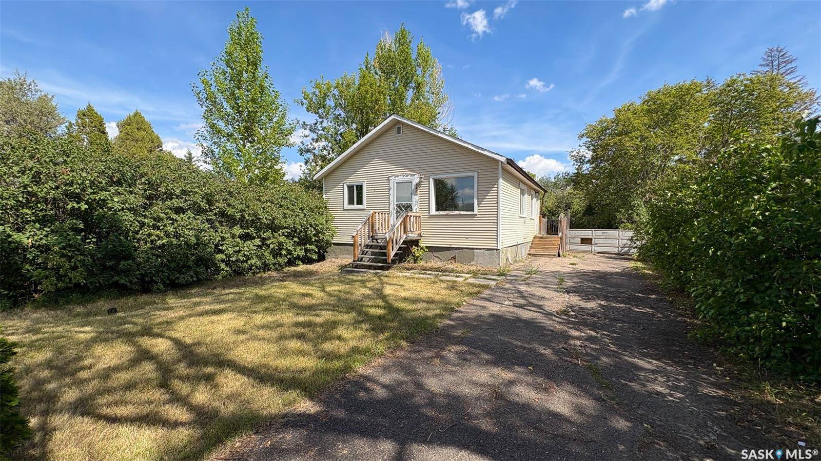 647 ROBINSON STREET, Regina, SK S4T 2L9