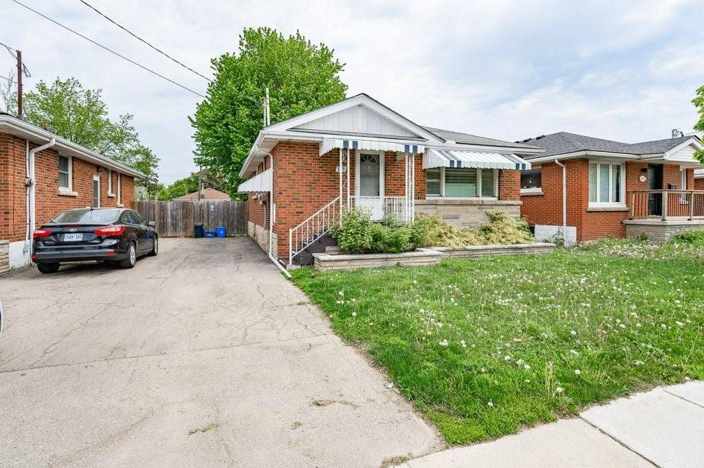 305 Mohawk RD E, Hamilton, ON L9A 2J5