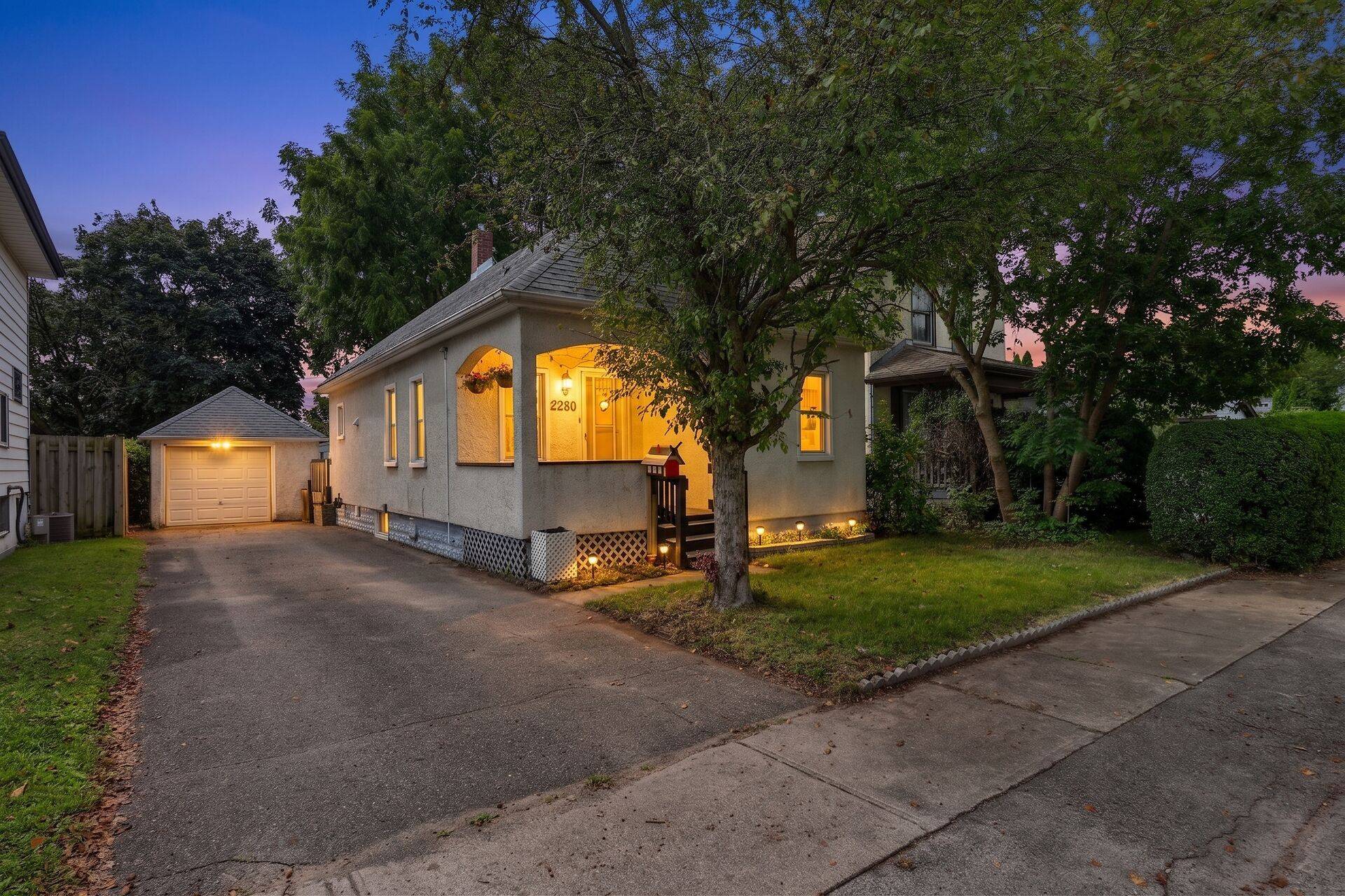 6280 Taylor ST, Niagara Falls, ON L2G 2G1