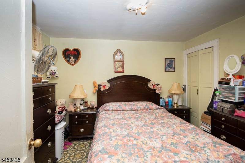 160 Mill St, Paterson City, NJ 07501