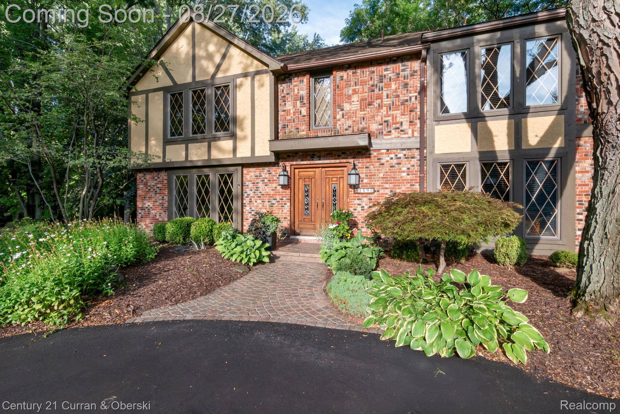 8890 Northampton DR, Plymouth Charter Township, MI 48170