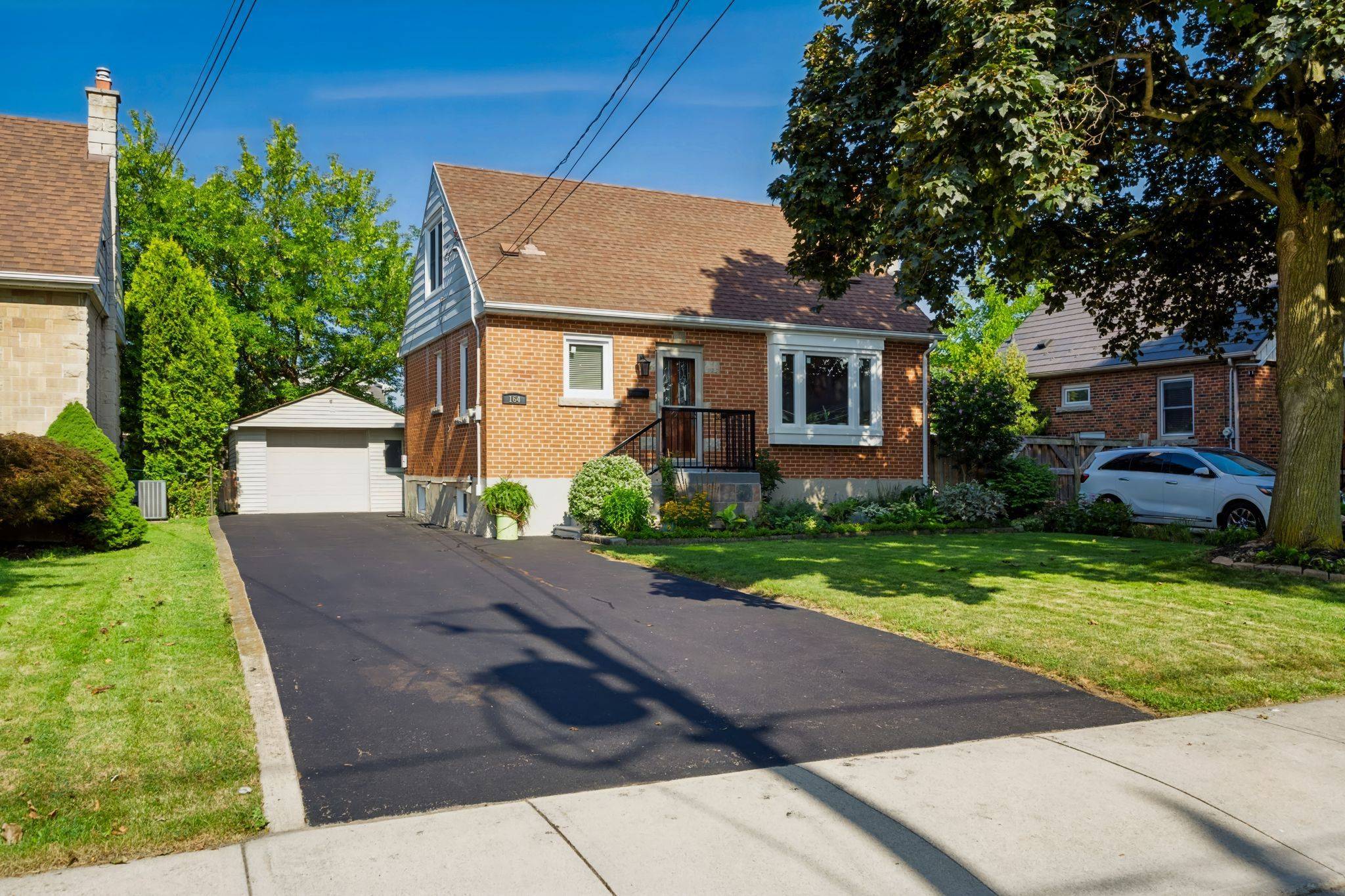 164 Charlotte ST, Hamilton, ON L8K 4V4