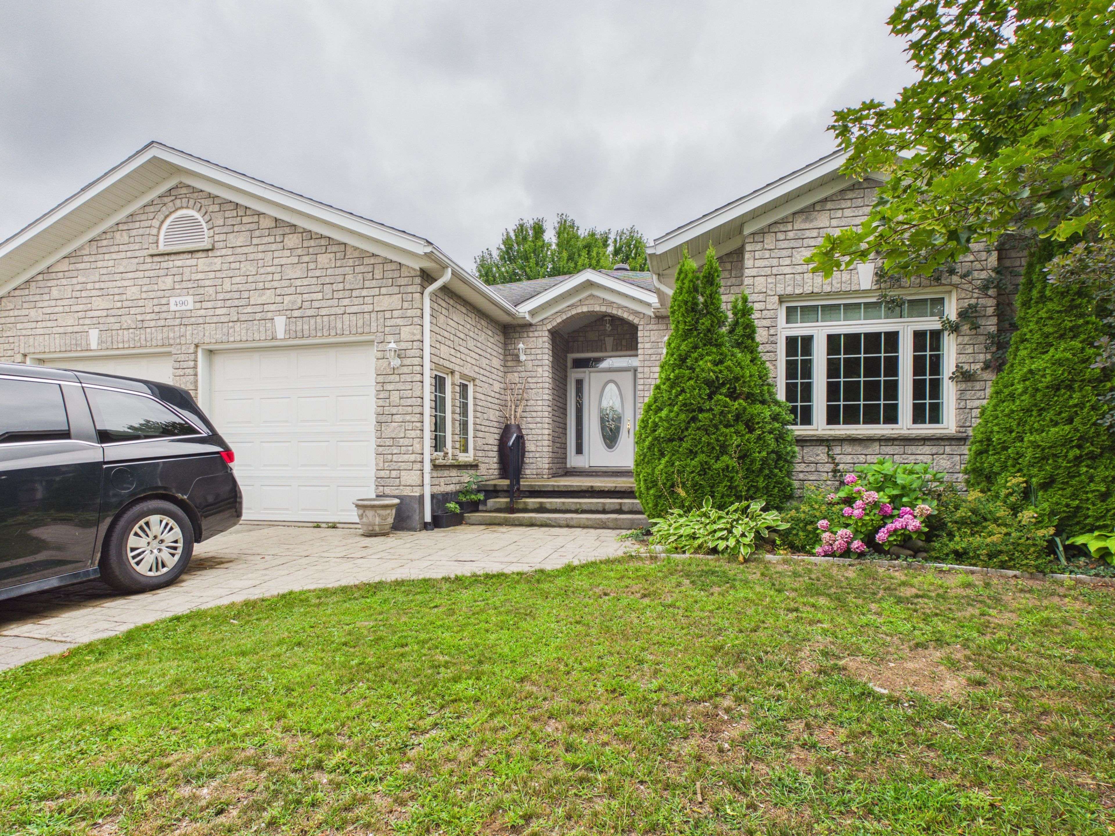490 Bluewater DR, Saugeen Shores, ON N0H 2C1
