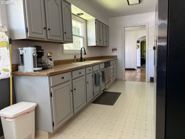 403 S CANYON BLVD, John Day, OR 97845