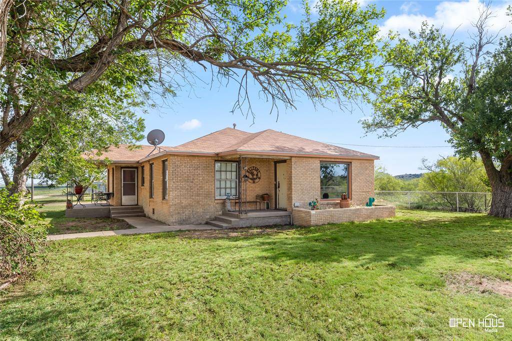 1593 Irvin Road, Quanah, TX 79252