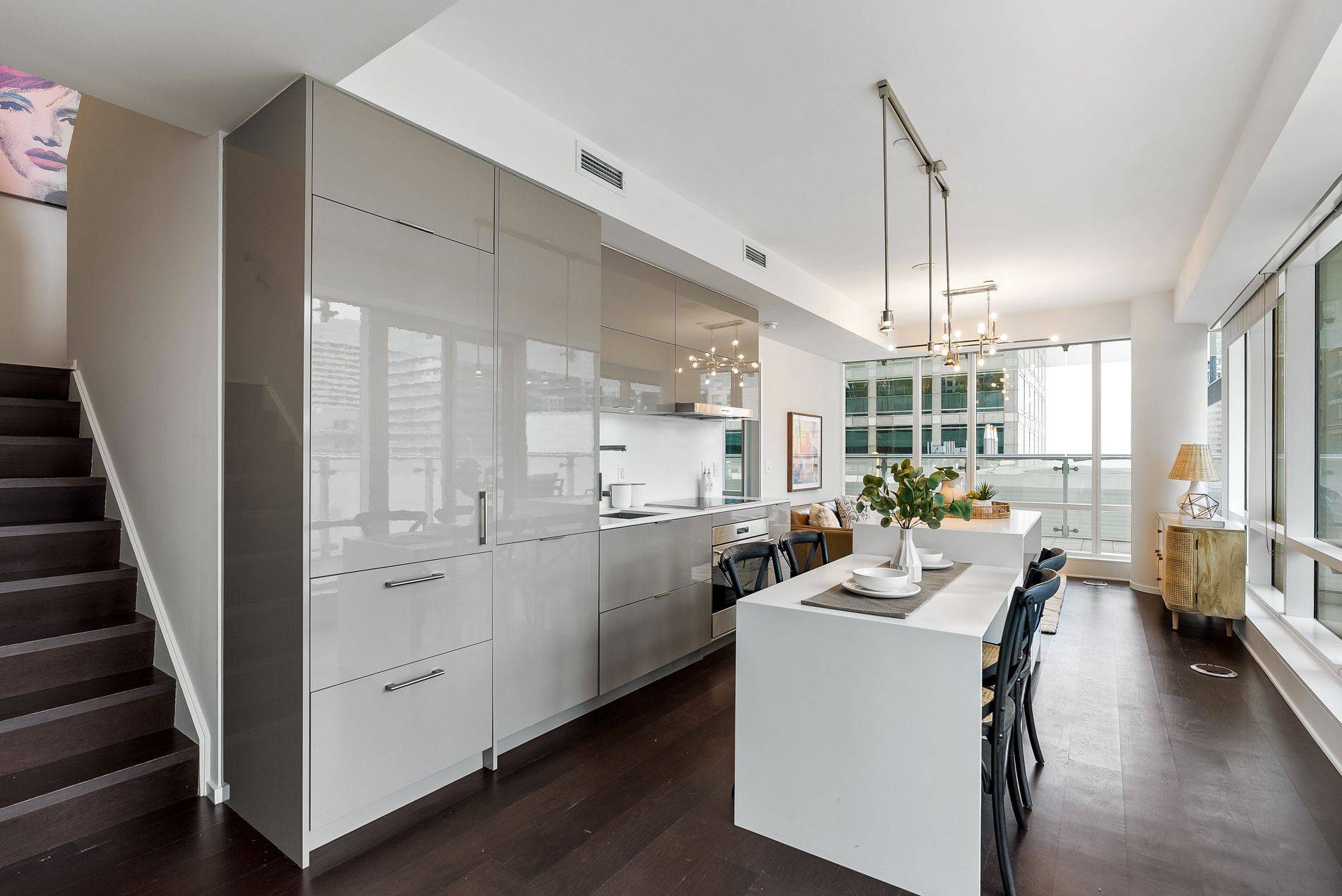 1 Bloor ST E #510, Toronto C08, ON M4W 1A9