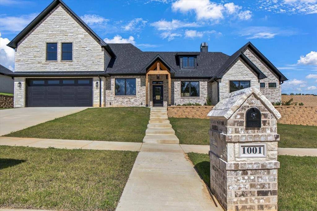 1001 Mallard Drive, Lindale, TX 75771
