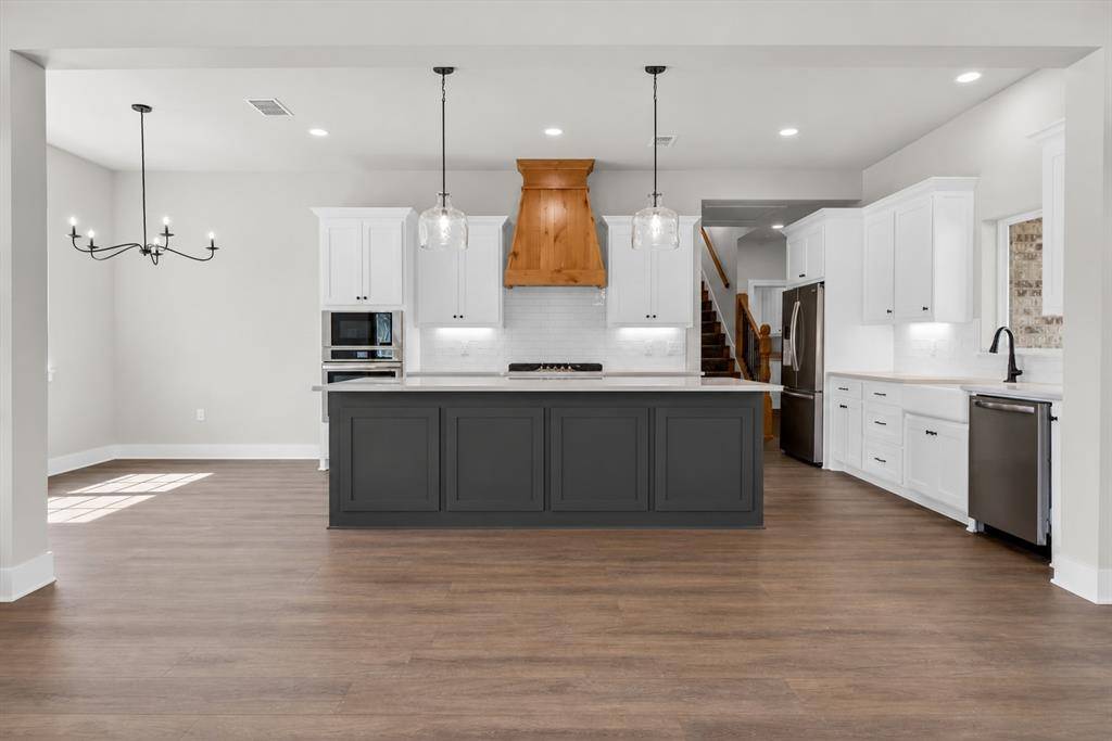 1001 Mallard Drive, Lindale, TX 75771