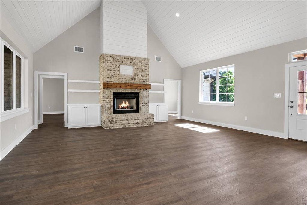 1001 Mallard Drive, Lindale, TX 75771