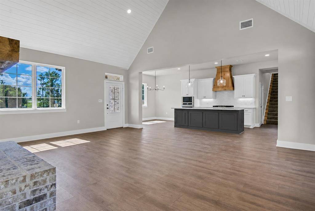 1001 Mallard Drive, Lindale, TX 75771