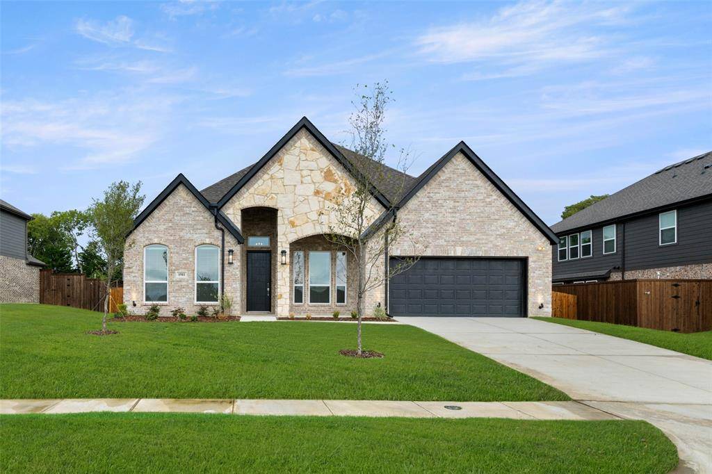 1911 Aspen, Cedar Hill, TX 75104