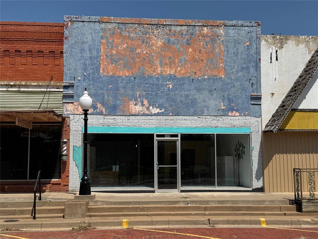 115 E McLain Street, Seymour, TX 76380