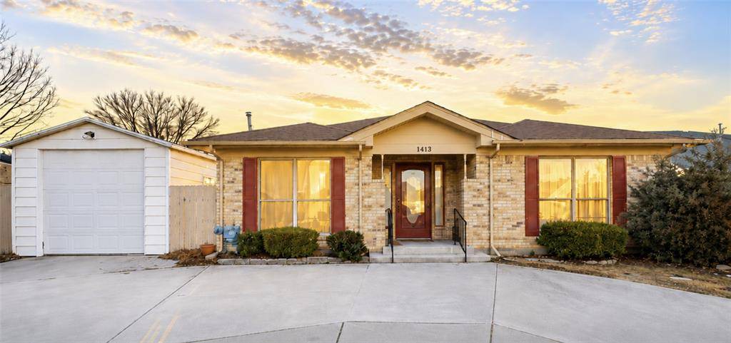 1413 Hickorywood Street, Sulphur Springs, TX 75482