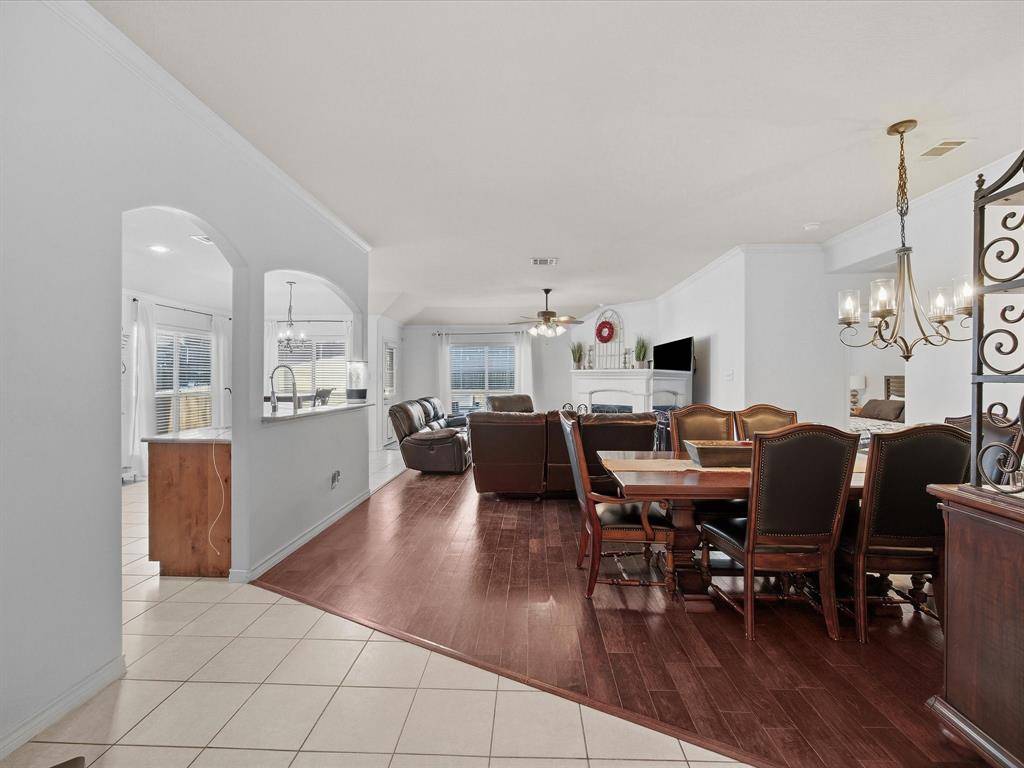 211 Carriage Drive, Willow Park, TX 76087