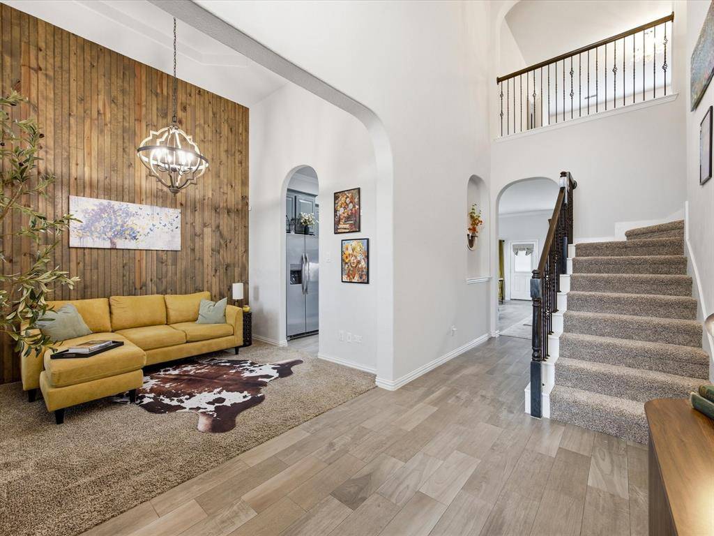 3061 Bella Lago Drive, Fort Worth, TX 76177