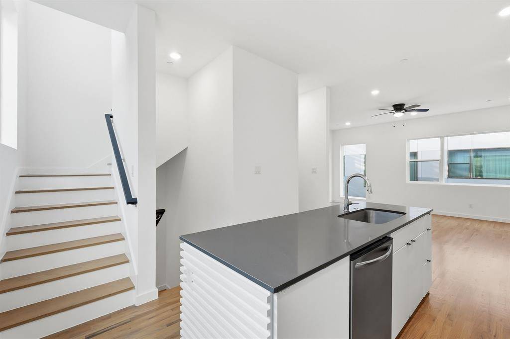 427 W 10TH Street #502, Dallas, TX 75208