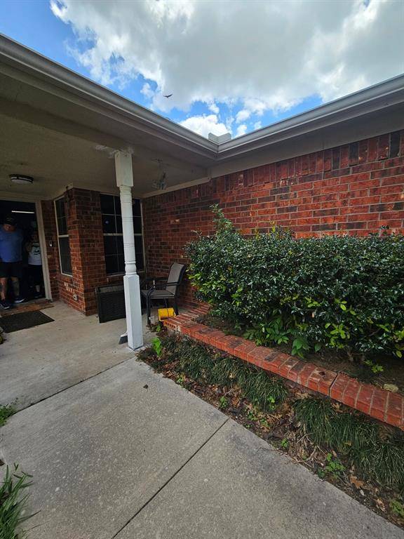 2417 Ensenada Lane, Fort Worth, TX 76108