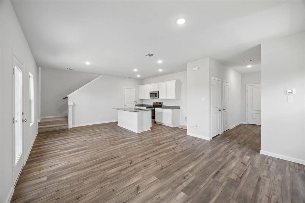 828 Hillcrest Boulevard, Princeton, TX 75407