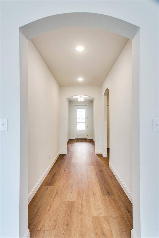 514 Hillcrest Circle, Justin, TX 76247