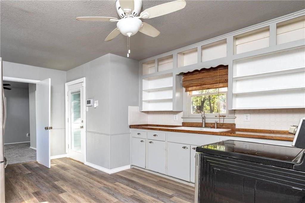 424 Wilshire Avenue, Azle, TX 76020