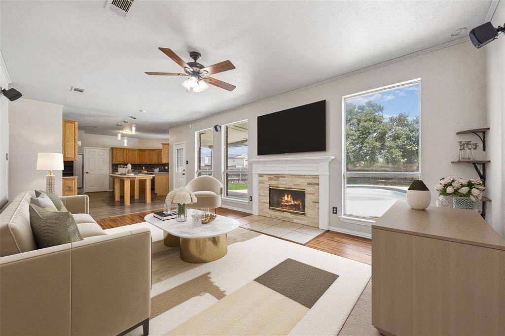 4217 Bent Oaks Drive, Arlington, TX 76001