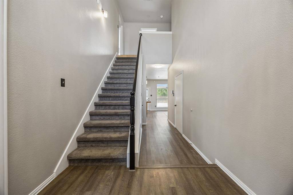4217 Bent Oaks Drive, Arlington, TX 76001
