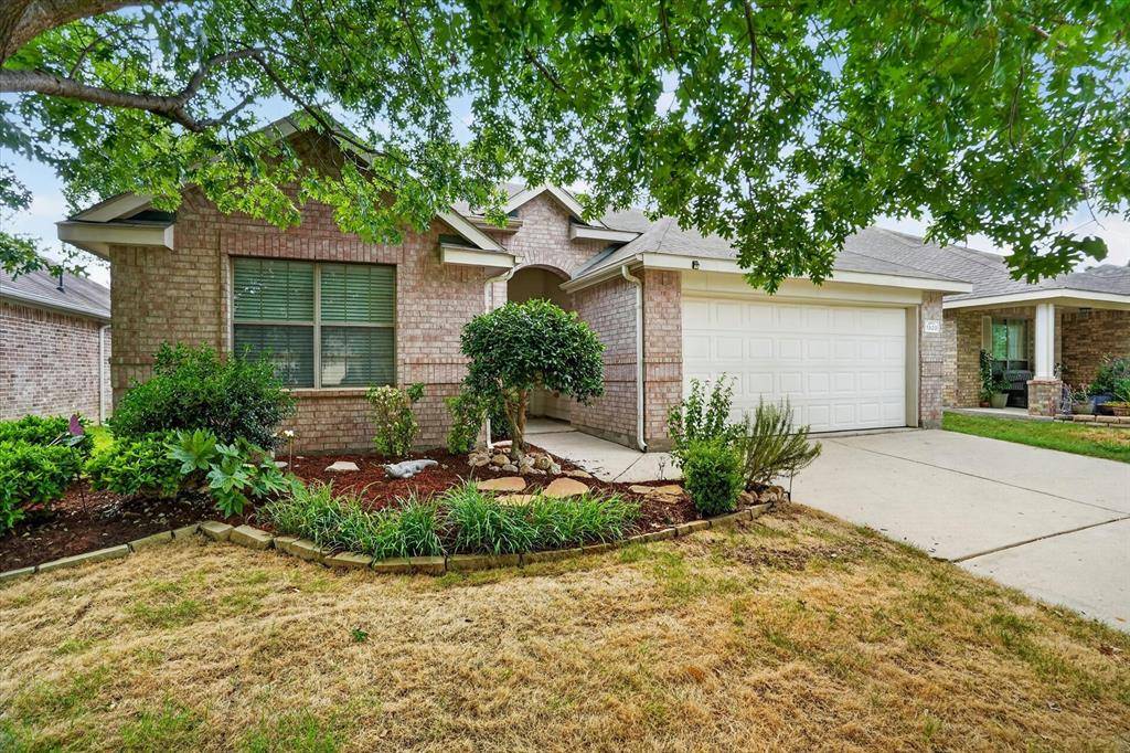 1520 Wickham Drive, Burleson, TX 76028