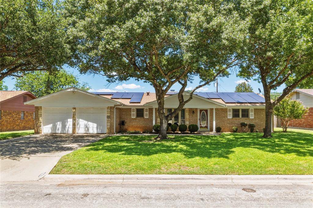 4304 9th Street, Brownwood, TX 76801