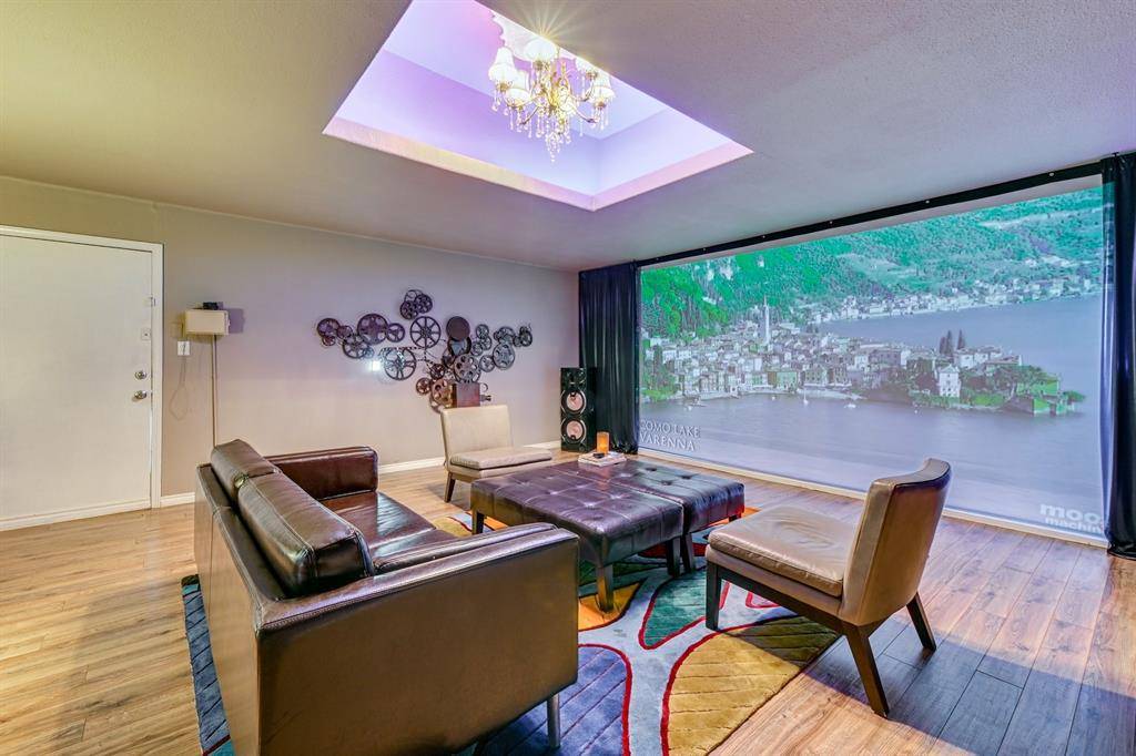 10207 Carry Back Circle, Dallas, TX 75229