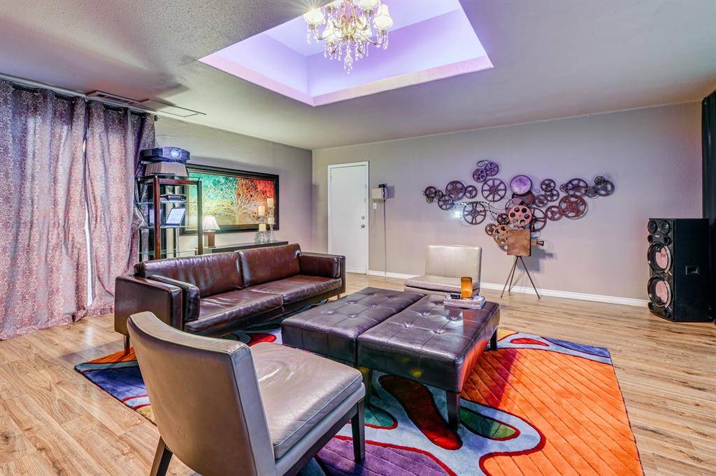 10207 Carry Back Circle, Dallas, TX 75229