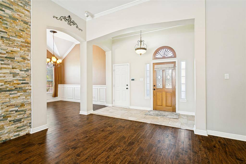 5713 Kelly Court, Haltom City, TX 76137